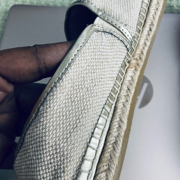 Steve Madden woven espadrilles. Tan and gold. Never worn size 8 - Picture 6 of 10